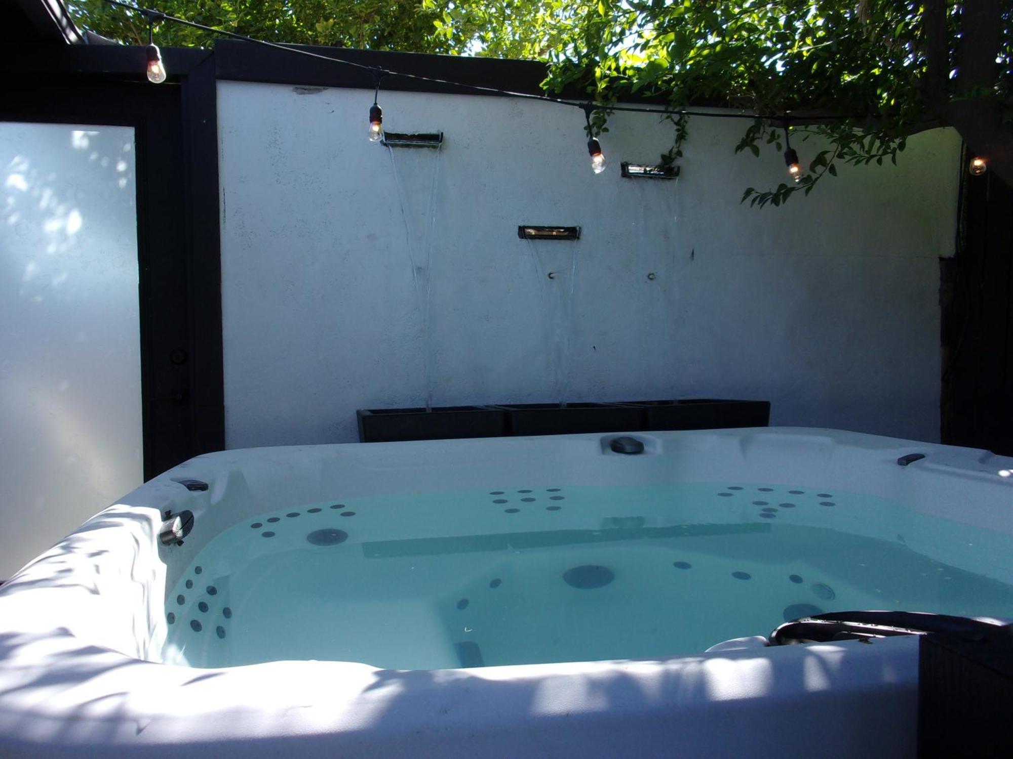 Updated Dwntwn 2Bd Twnhse W/Hot Tub& Private Patio パーム・スプリングス エクステリア 写真