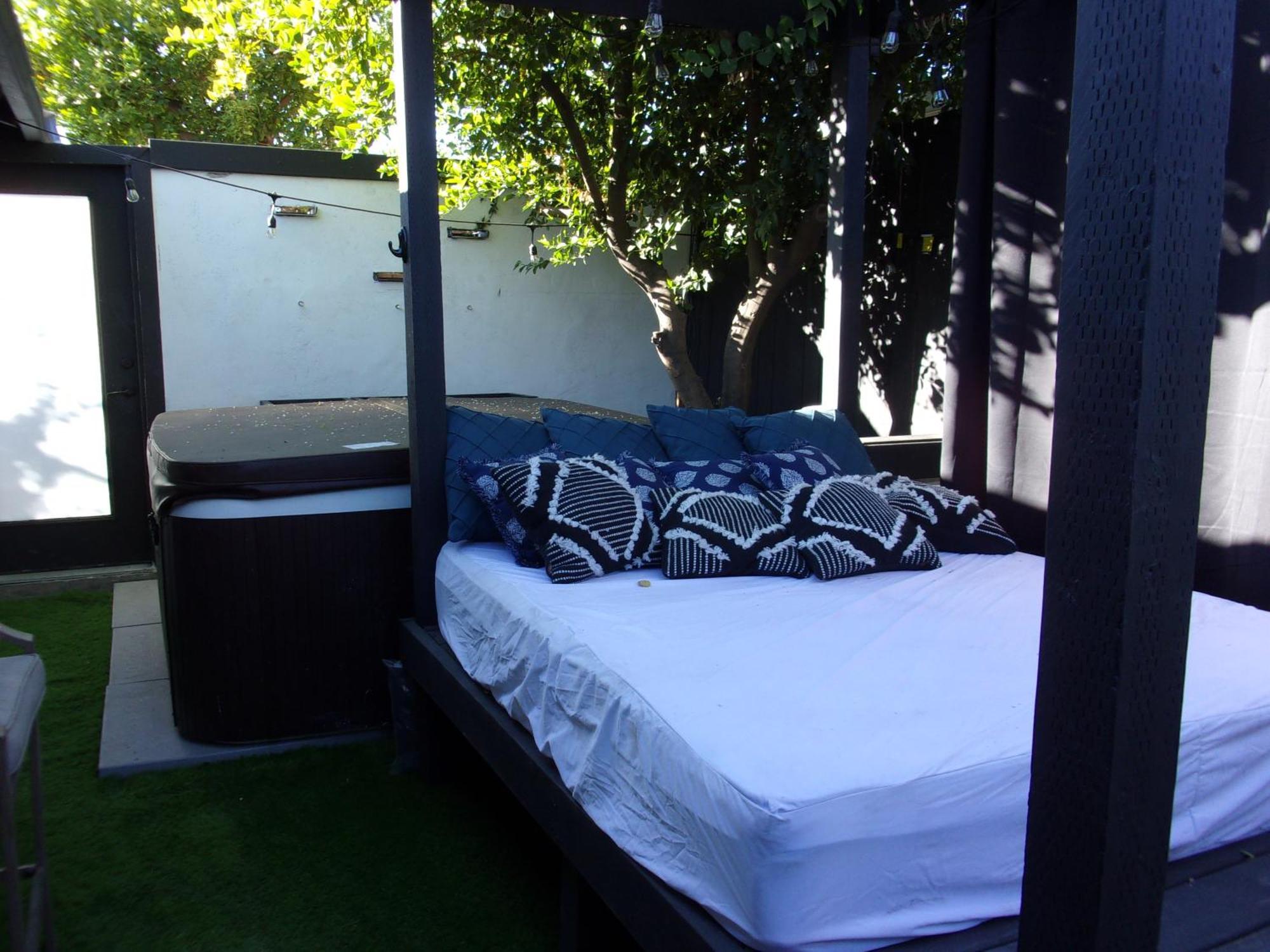 Updated Dwntwn 2Bd Twnhse W/Hot Tub& Private Patio パーム・スプリングス エクステリア 写真